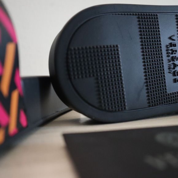 Versace Men's Sz 45 US 12 Magenta/Tangerine Gomma Stampa Slide Sandals $450 - Picture 3 of 7